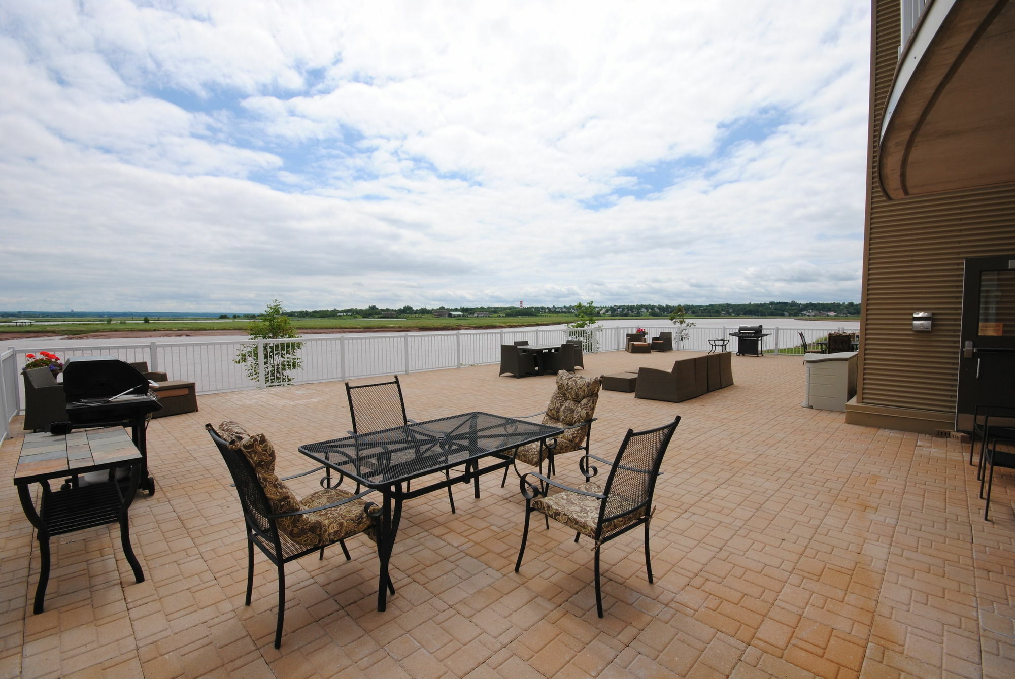 Premiere Suites Moncton Zewnętrze zdjęcie